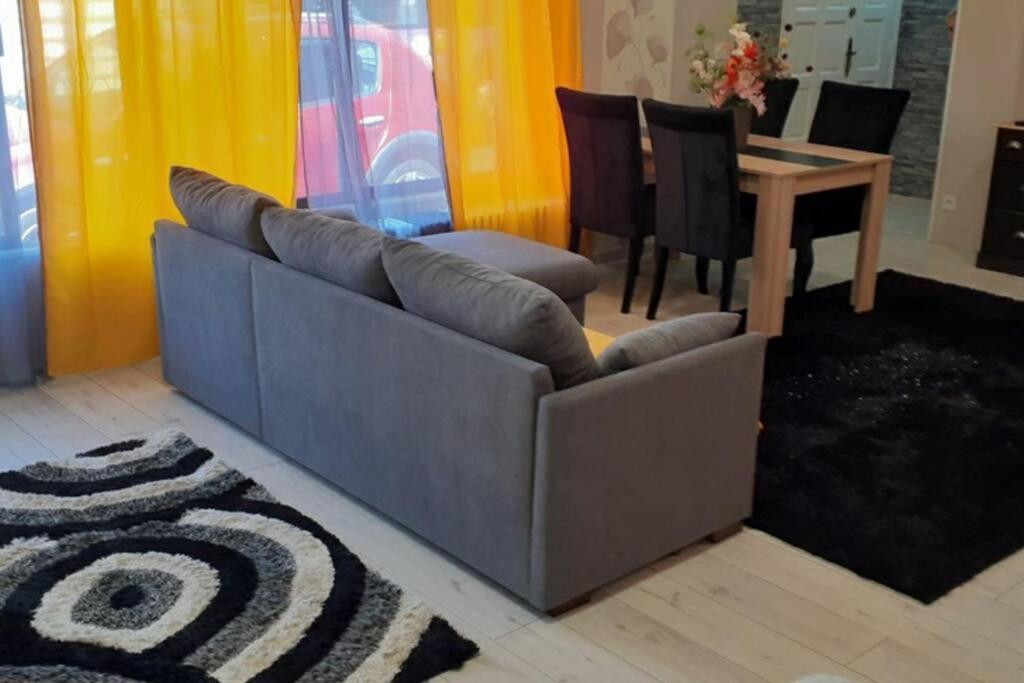 Charmante Petite Maison Charleville-Mezieres Bagian luar foto